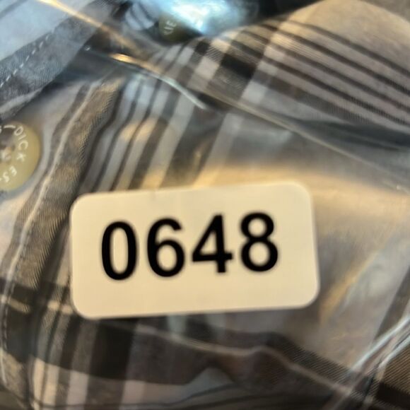 Dickies, men’s size 2X, short sleeve, plaid, button front, very lightweight - Picture 6 of 6
